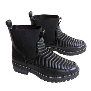 SO Oboe Chelsea Black Quilted Pull-On Ankle Boots